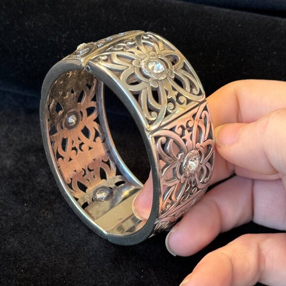 Belmonte Wide Hinge Cuff Openwork Silver Retired Rhinestone Magnetic Clamper EUC - Picture 7 of 7